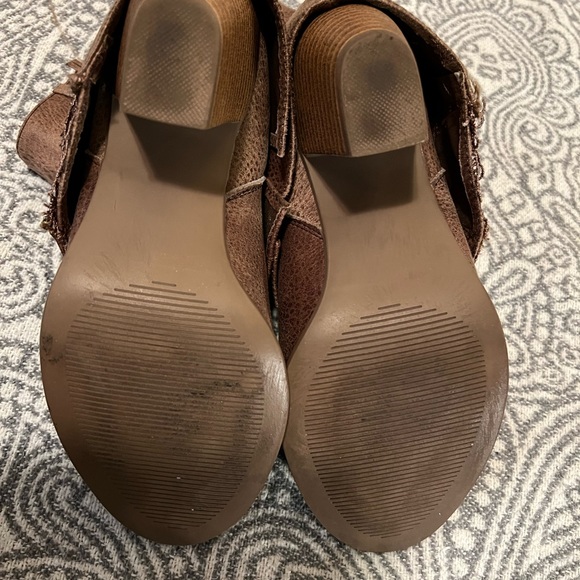 Western Chic Boot - Picture 11 of 12